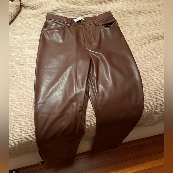 Abercrombie & Fitch Vegan Leather Pants Size 6 Short - Picture 4 of 6